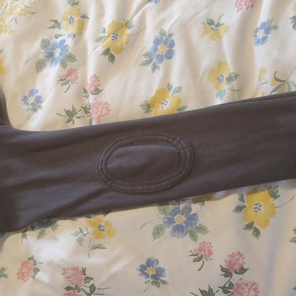 Aritzia Talula XS sweater jacket - Picture 4 of 7